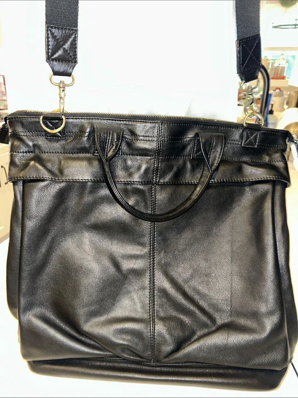 Roxbury Black Leather computer Tote Bag with Detachable Strap great condition